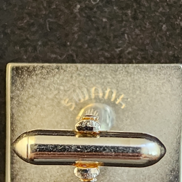 Swank Rectangular Silver Tone Cufflinks - Picture 6 of 7